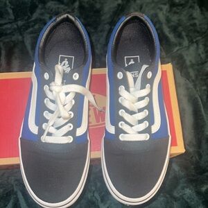 Gently worn (2x) - Boys VANS 3Y